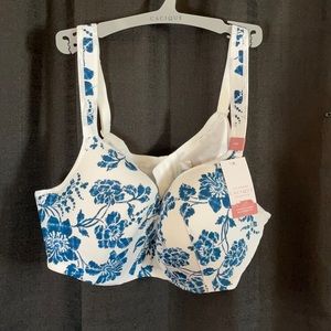 NWT - 42C - Cacique - white w flowers bra